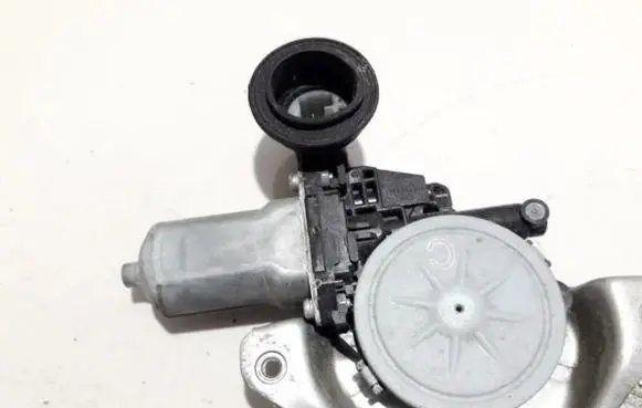 Toyota RAV 4 (XA30) Front door window regulator motor 8572035140 262100-2340