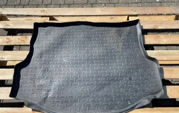 Toyota RAV 4 (XA40) Rubber trunk/boot mat liner 