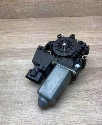 Audi A6 S6 C5 4B Front door window regulator motor 8D0959802B