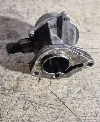 Renault Megane II Vacuum pump 8200175167 04T0582182 72238914
