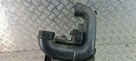 Hyundai i40 Intake resonator 282203Z300