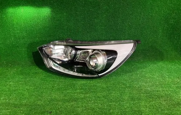 KIA Rio Headlight/headlamp 921011WXXX