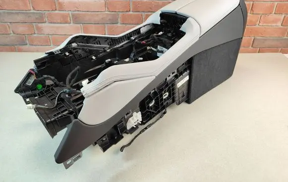 BMW X6 G06 Armrest 5A3D137 9495661 KPA9