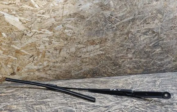 Honda CR-V Front wiper blade arm
