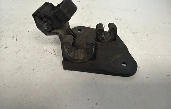 Audi Q3 8U Other engine bay part 8U0260759A