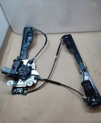 Opel Zafira C Front door window regulator with motor 13260137