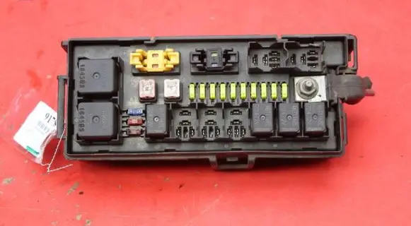 Jeep Grand Cherokee (WK) Fuse box set 04692085AB