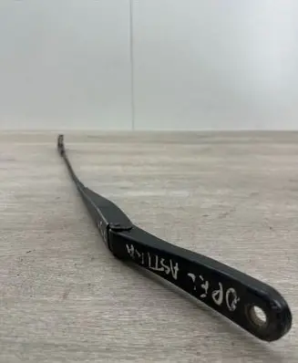 Opel Astra G Front wiper blade arm 13111220
