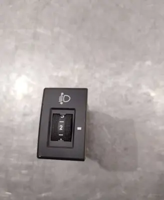 Hyundai i20 (PB PBT) Headlight level height control switch 937001J750