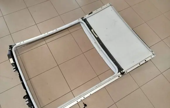 Peugeot 208 I Sunroof frame 2215832