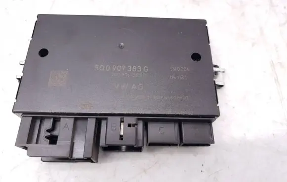 Volkswagen Touran III Tow bar trailer control unit/module 5Q0907383G 5Q0907383D