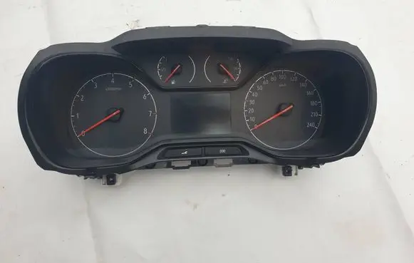 Speedometer (instrument cluster)