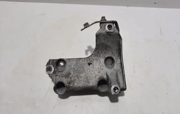 BMW 1 E81 E87 A/C compressor mount bracket 7505980
