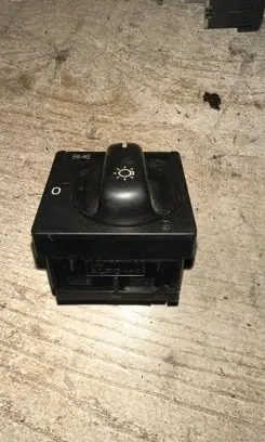 Volvo S70 V70 V70 XC Light switch 99W33V