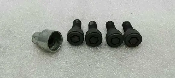 BMW X1 F48 F49 Anti-theft wheel nuts and lock 