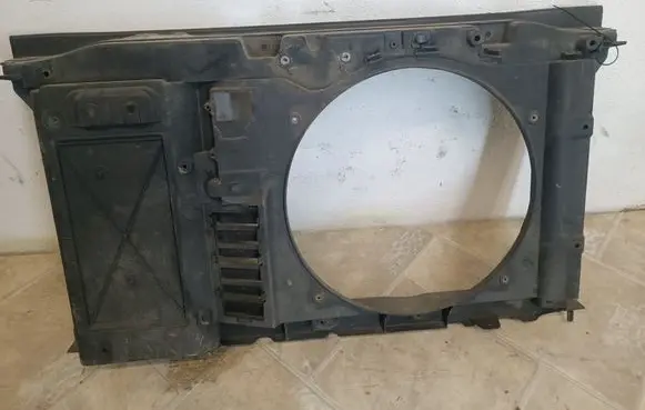 Peugeot 308 Radiator support slam panel