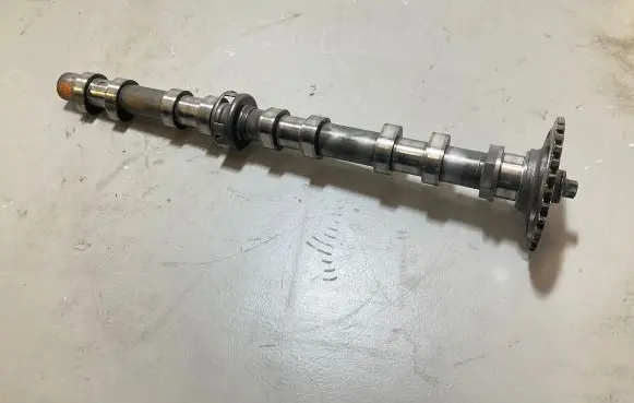 Mercedes-Benz Sprinter W906 Camshaft A6510500300 16057001663