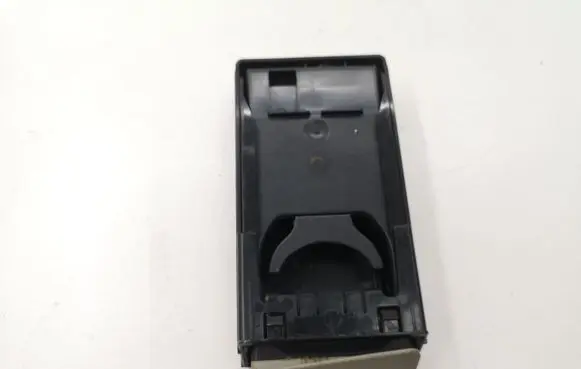 Cup holder front