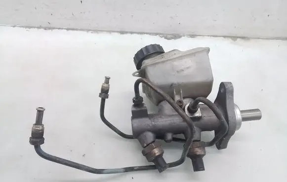 Master brake cylinder