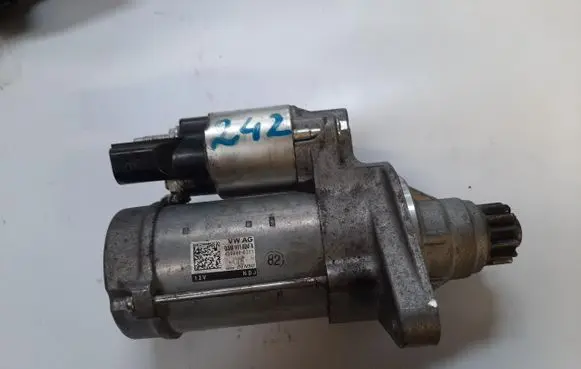 Volkswagen Polo V 6R Starter motor 0AM911024A