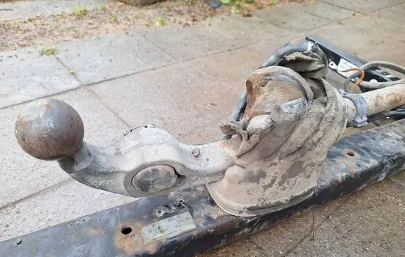Mercedes-Benz E AMG W211 Tow bar set 