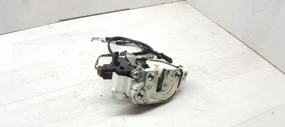 Citroen C-Crosser Front door lock