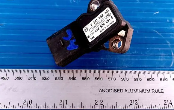 Audi A6 S6 C6 4F Air pressure sensor 0281002401