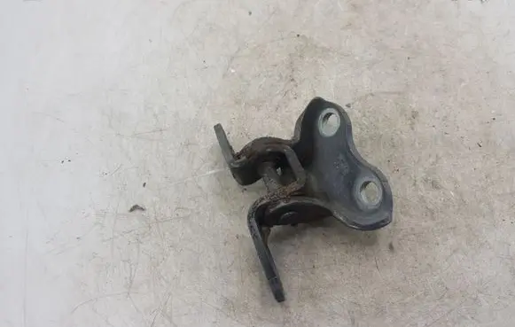 Toyota Auris 150 Front door lower hinge NOCODE