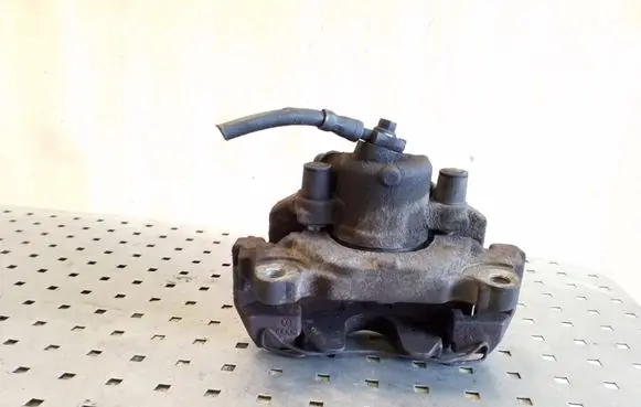 Volkswagen Golf Plus Front brake caliper