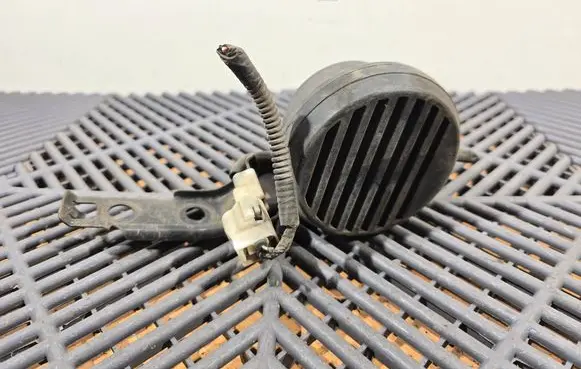 Toyota Prius (XW30) Alarm system siren 8657047020 0689004910