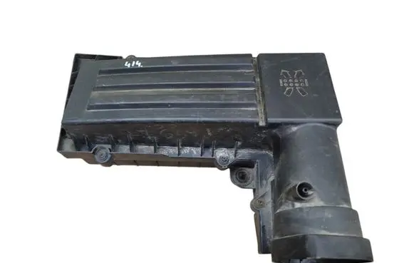 Volkswagen Touran I Air filter box 3C0129607AQ 3C0129601BD