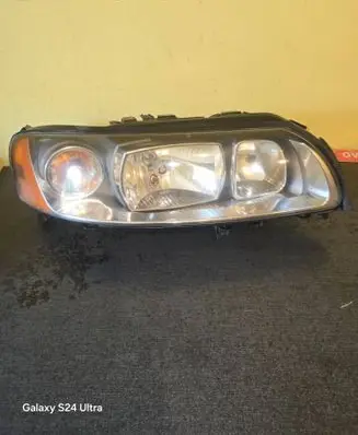 Volvo V70 Headlight/headlamp 30698836 89900266 P2004V70A