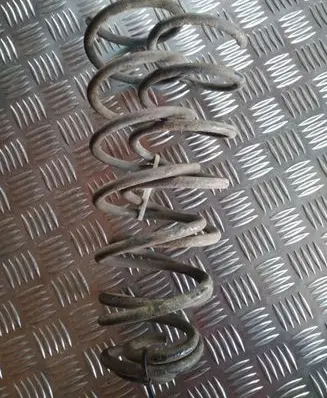 Volkswagen Golf III Rear coil spring