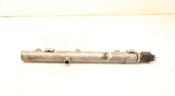 Fuel main line pipe