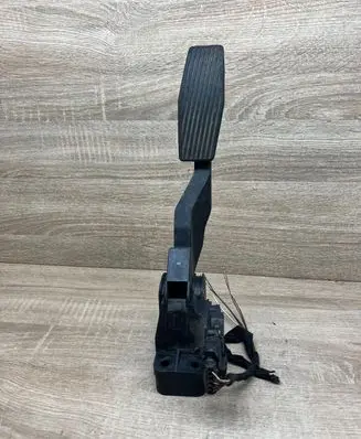 Opel Zafira A Accelerator throttle pedal 90581208 0281002298