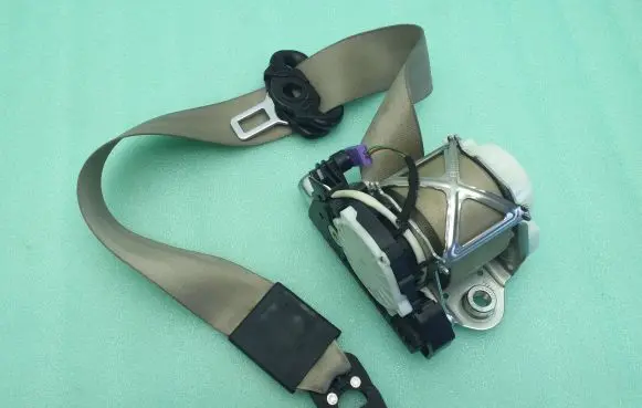 Audi Q7 4L Front seatbelt 33058732F 33058732