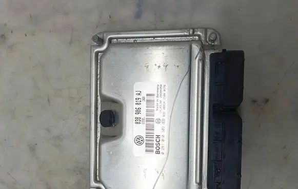 Volkswagen PASSAT B5 Engine control unit/module 038906019AJ 28SA4358 0281010303