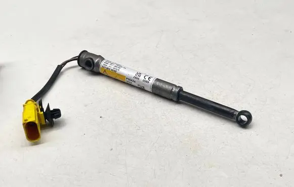 Skoda Octavia Mk4 Rear glass lock/latch Q160 9J1823823D