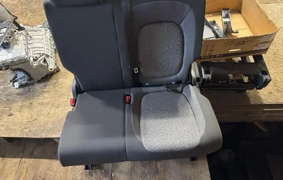 Volkswagen ID. Buzz Rear seat AWD