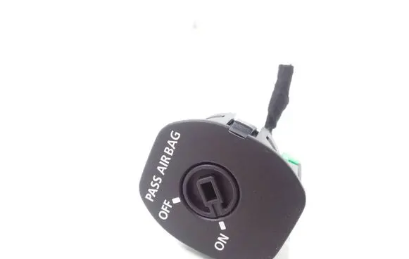 Land Rover Freelander 2 - LR2 Passenger airbag on/off switch YWL500050PVJ