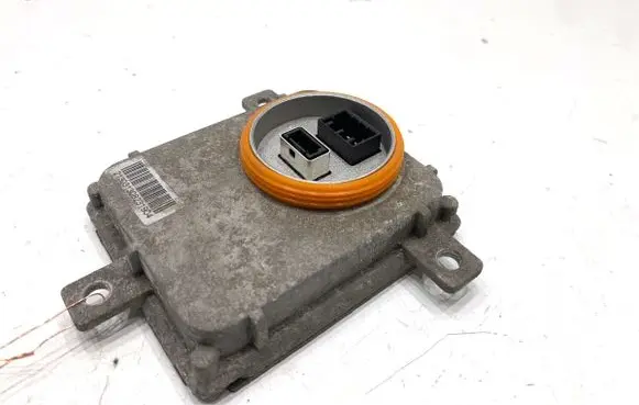 Volkswagen PASSAT B7 Voltage converter/converter module 8K0941597B