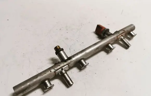 Audi A5 8T 8F Fuel main line pipe 06H133317C