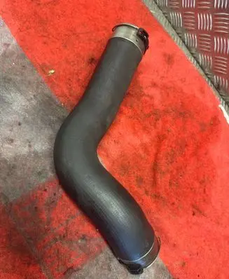 Intercooler hose/pipe