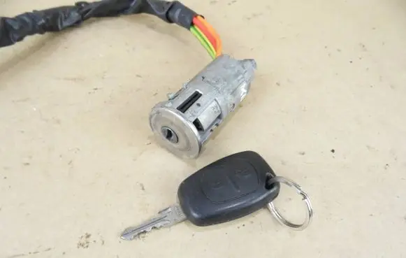 Renault Kangoo I Ignition lock