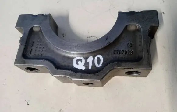 BMW 3 F30 F35 F31 Crankshaft Holder 7797928
