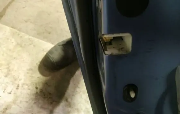 Honda Insight Rear door lock