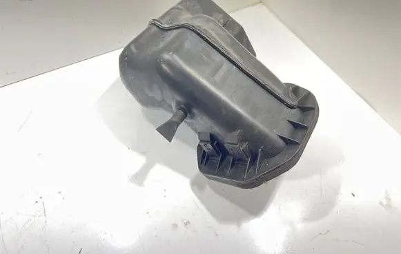 Audi Q7 4L Air intake duct part 7L0819049A PT20PPGF