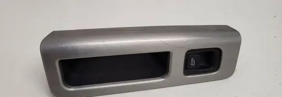 Volvo V50 Electric window control switch 8679681