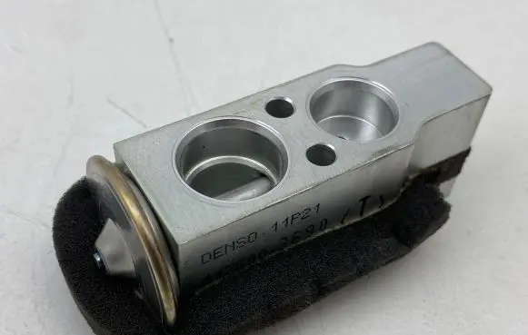 Air conditioning (A/C) expansion valve