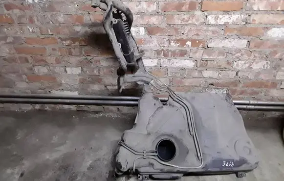 Seat Ibiza IV (6J,6P) Fuel tank 6r0201085a
